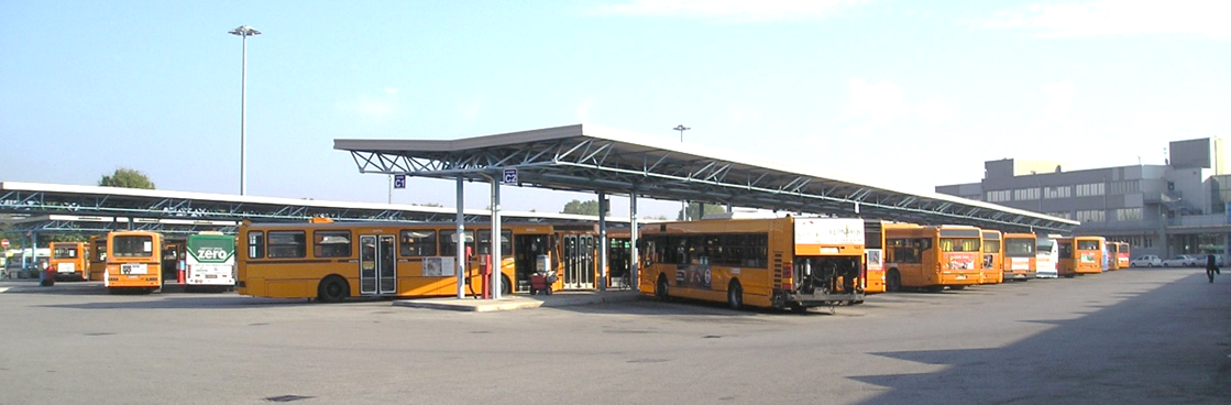 immagine di un piazzale per autobus
