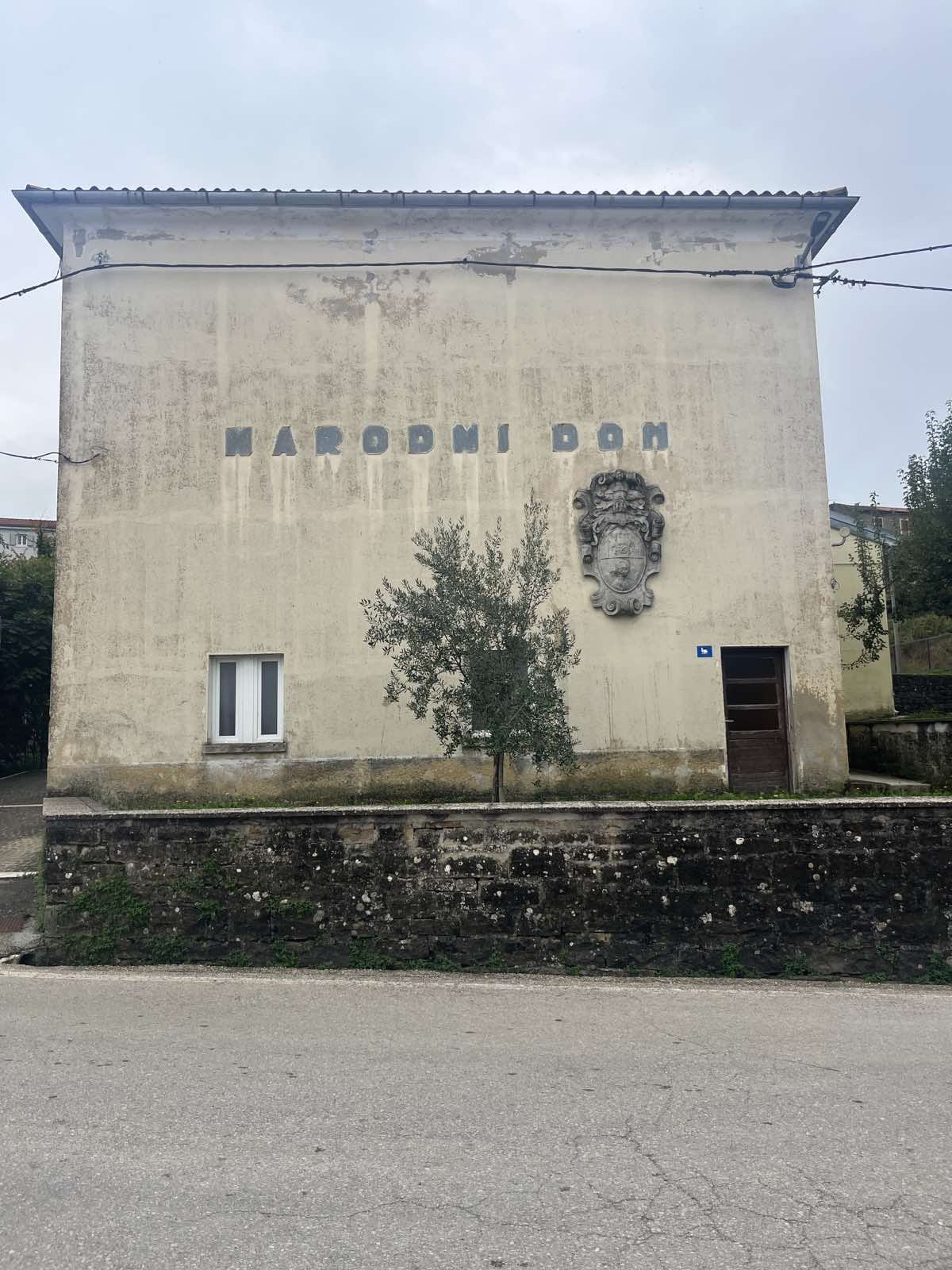 Interventi sul patrimonio - Accesso al castello di Momiano